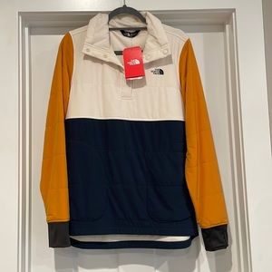 NWT women’s mountain sweatshirt pullover